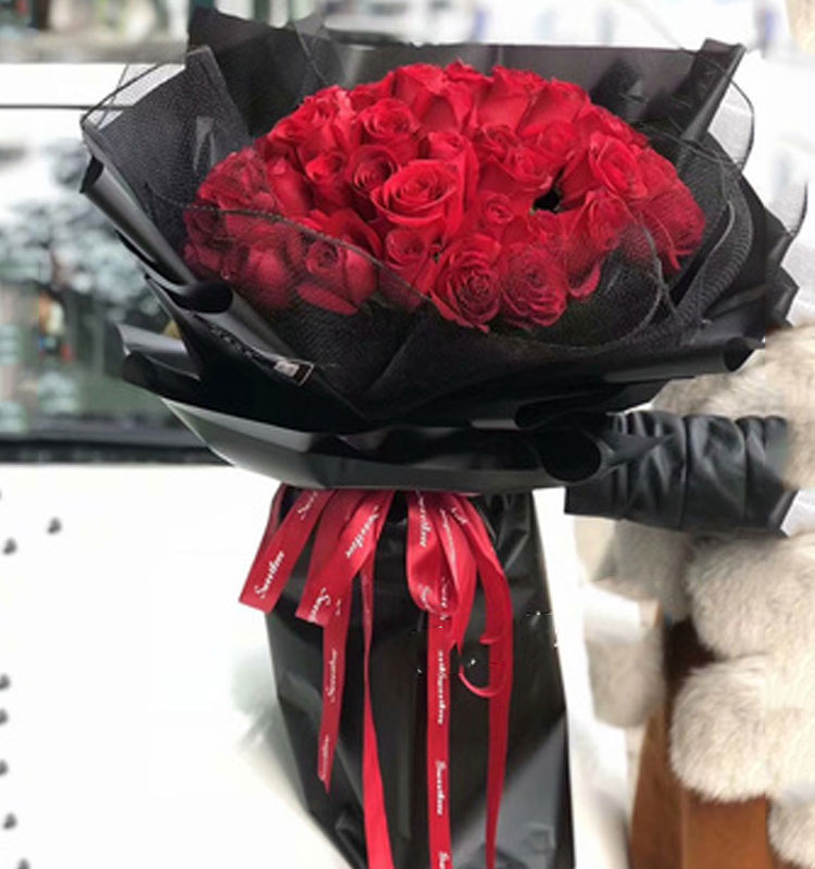 100 roses hand bouquet
