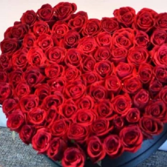 EF01 (2) Bouquet Red Rose