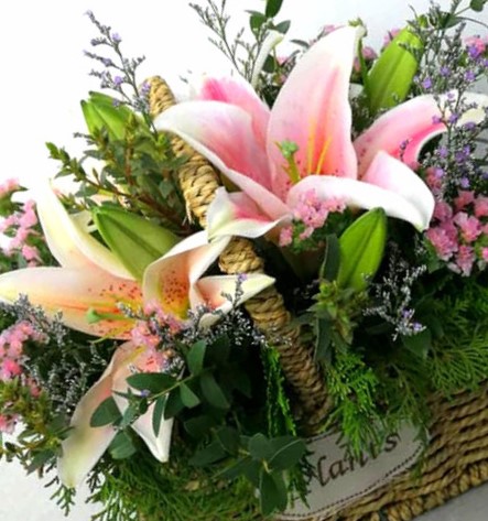TA1019-1 lilies arrangement