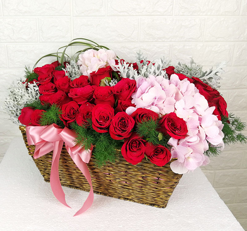 flower and fruits basket