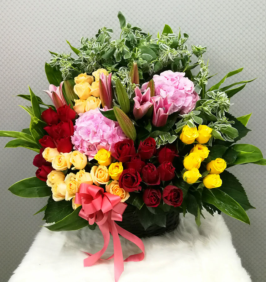 flower and fruits basket