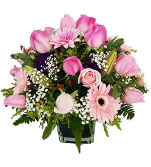 vase arrangement with bouquet