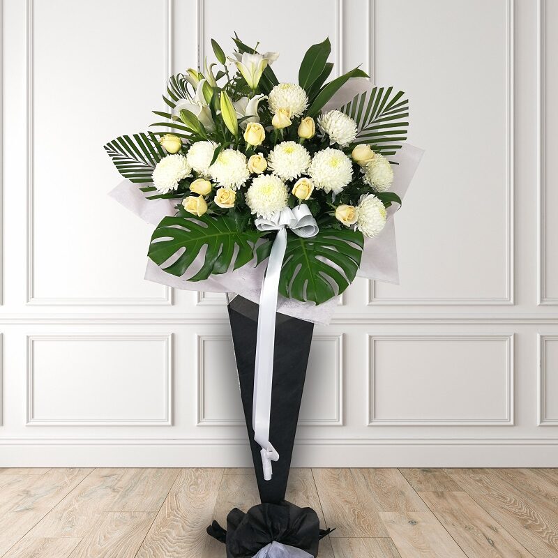 condolence-funeral-sympathy-wreath stand