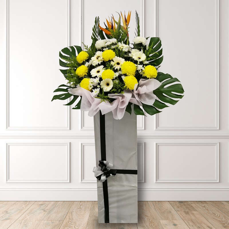 condolence-funeral-sympathy-wreath stand