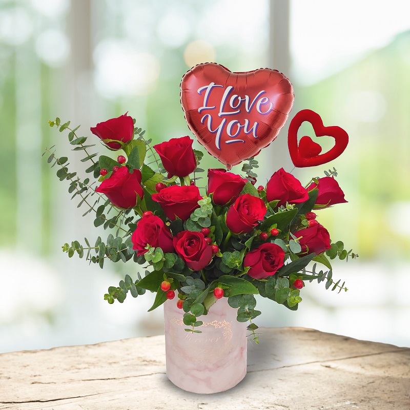 VDB001_rose_valentine red roses & ferrero rocher chocolates in heart box