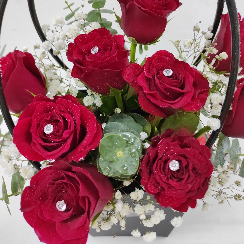 VB001-2 stunning arrangement of classic red roses with diamond pin
