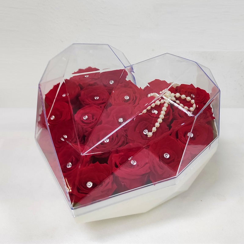VB005-2_rose_box_valentine red roses in a see-through heartshape acrylic box