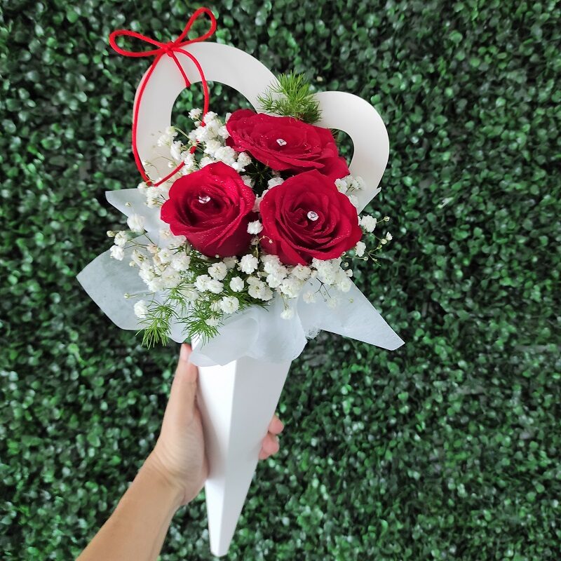 red roses bouquet