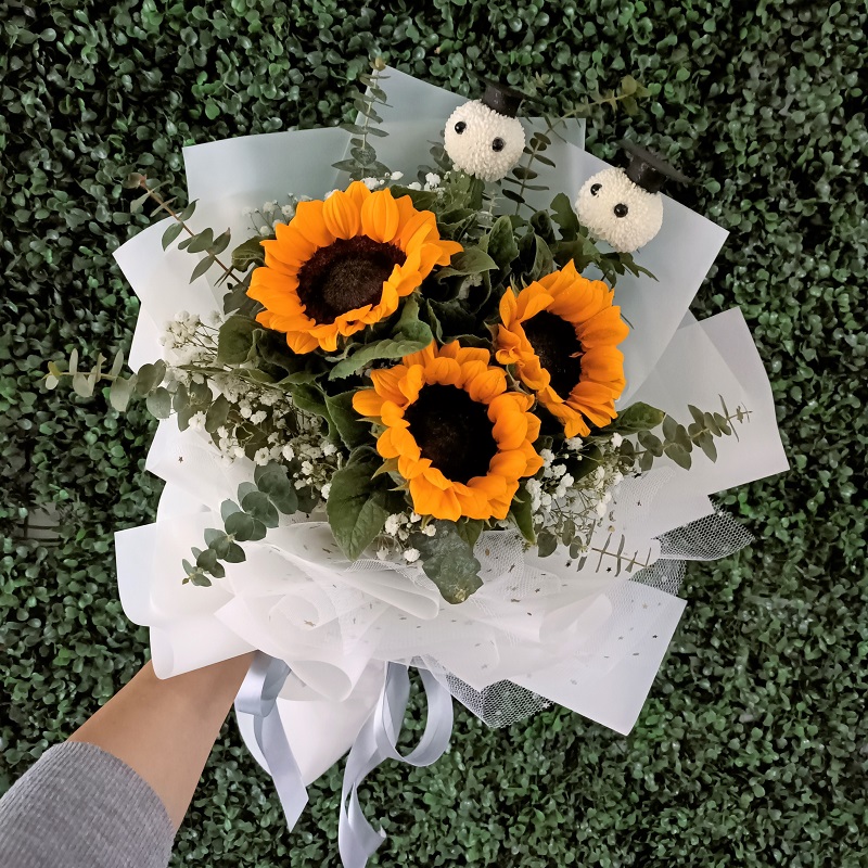 HS0306_sunflower_graduation_bouquet