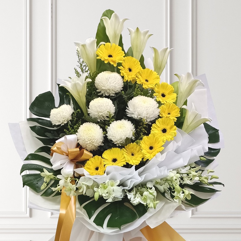 Modern,Classic,White,Empty,Interior,With,Wall,Panels,And,Wooden