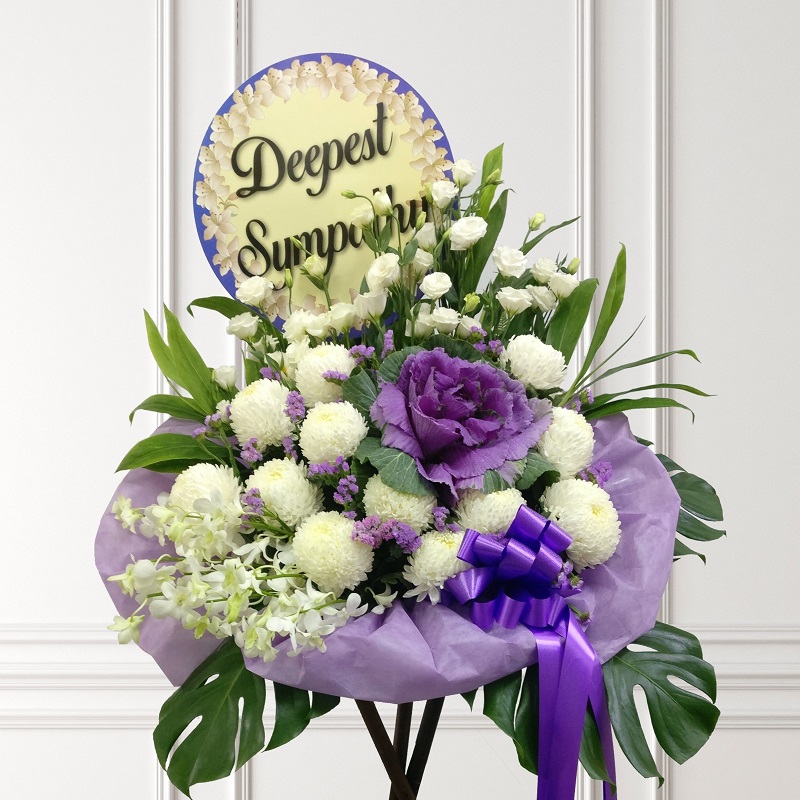 Modern,Classic,White,Empty,Interior,With,Wall,Panels,And,Wooden