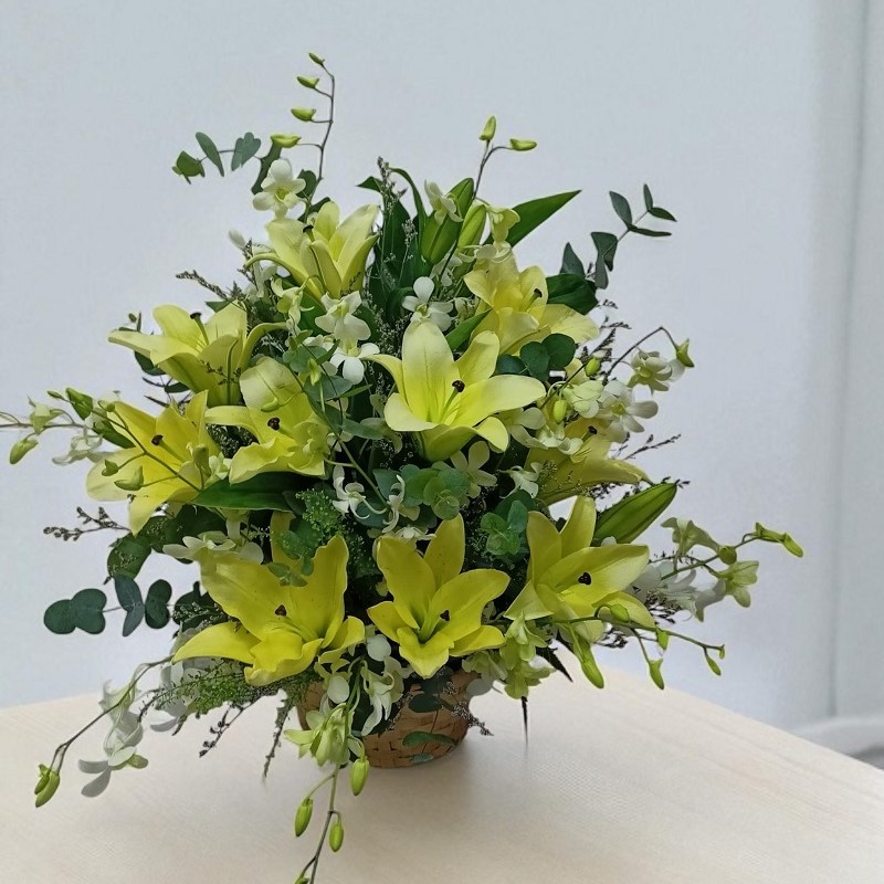 CT1006_LILY_ARRANGEMENT